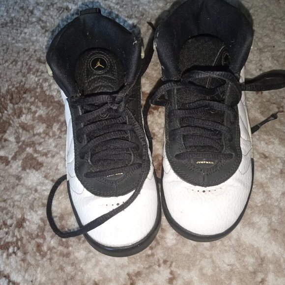 Kids Jordans - Picture 1 of 6